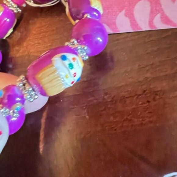 fiona Handmade Cupcake Beaded 5 Bracelets Set For Girls & a heart necklace - Picture 5 of 9